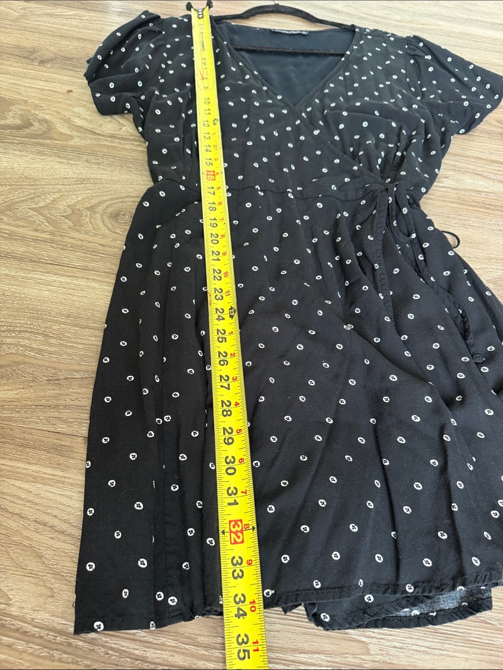 Abercrombie and Fitch Women’s Black Polka Dot Wrap Dress Size: XL - Picture 9 of 9
